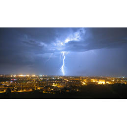 Bouřka s bleskem Bílá věž